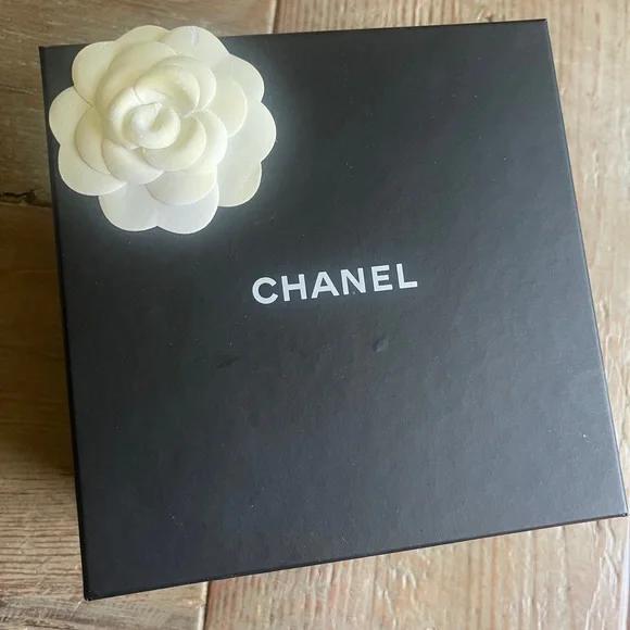 CHANEL Blue Mini Vanity Top Handle with Gold Hardware - Picture 10 of 10